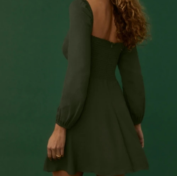 Reformation Mochi Dress in Fern Green - Picture 3 of 9